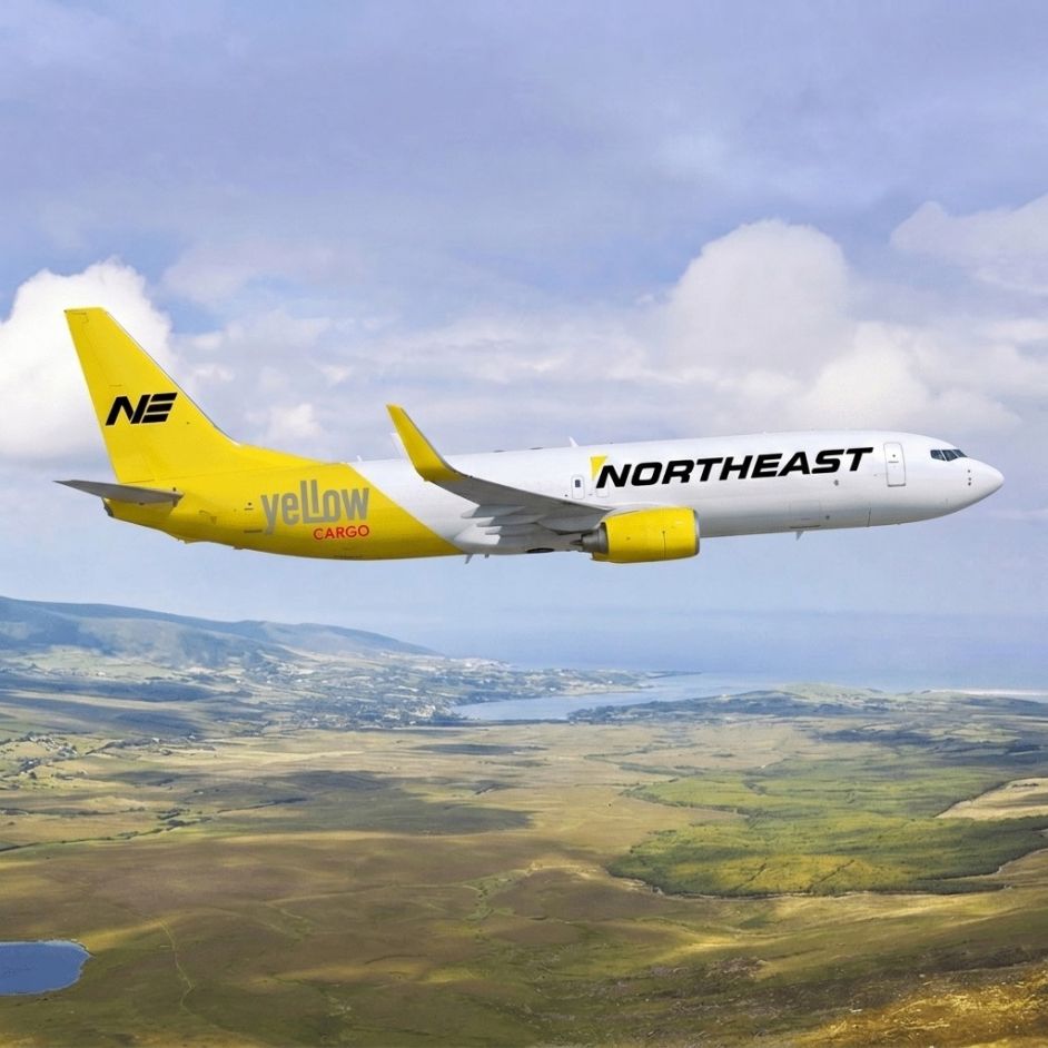 Northeast Yellow Cargo 737-8